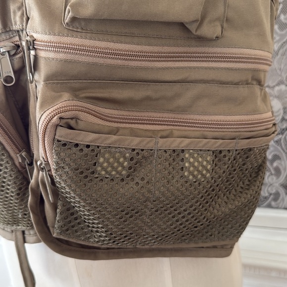 Orvis Made in USA Sporting Vest - Picture 5 of 13